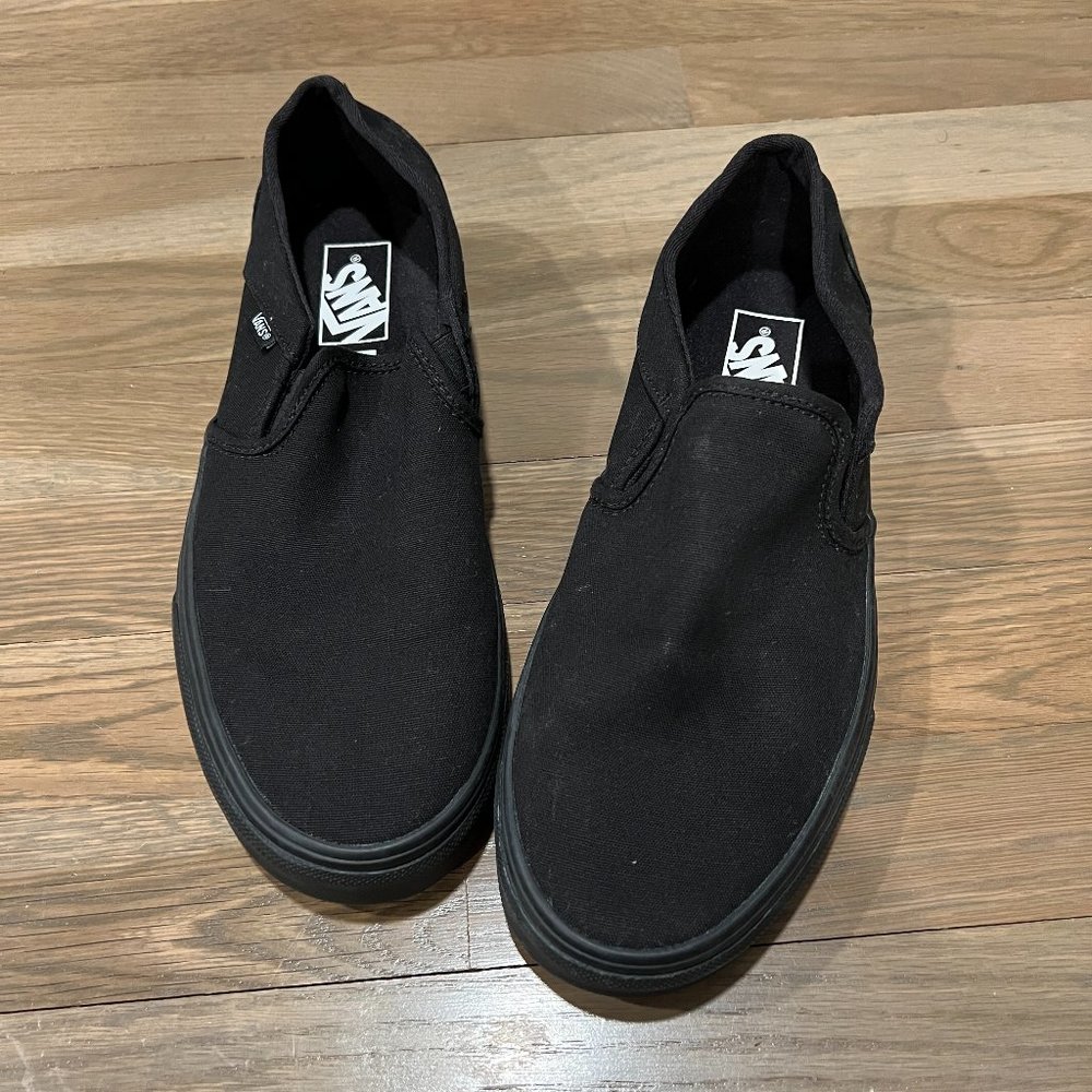 Vans Asher in Black Color size 9.5